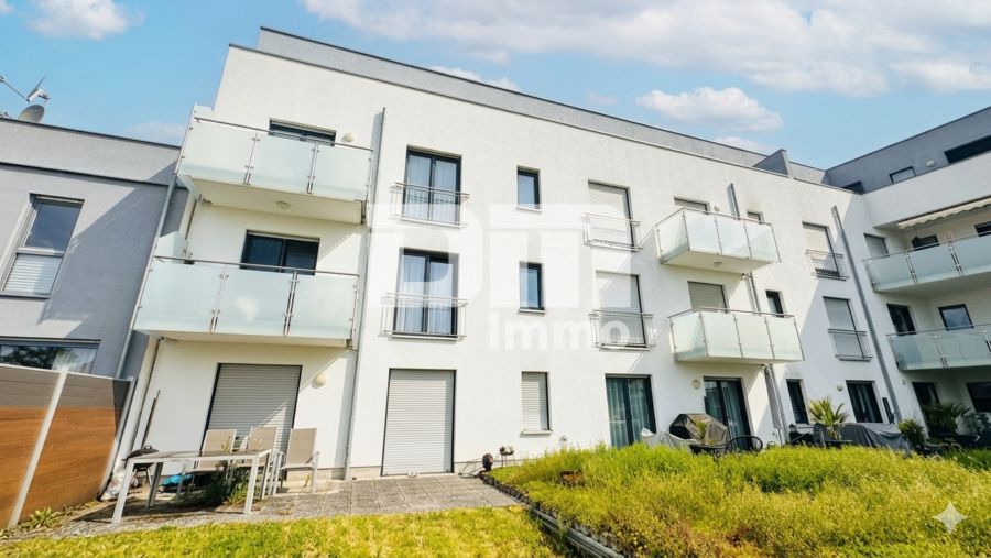 Exklusives Penthouse-Juwel mit 360 Grad Panorama-Dachterrasse in Baunatal-Großenritte - Rückansicht